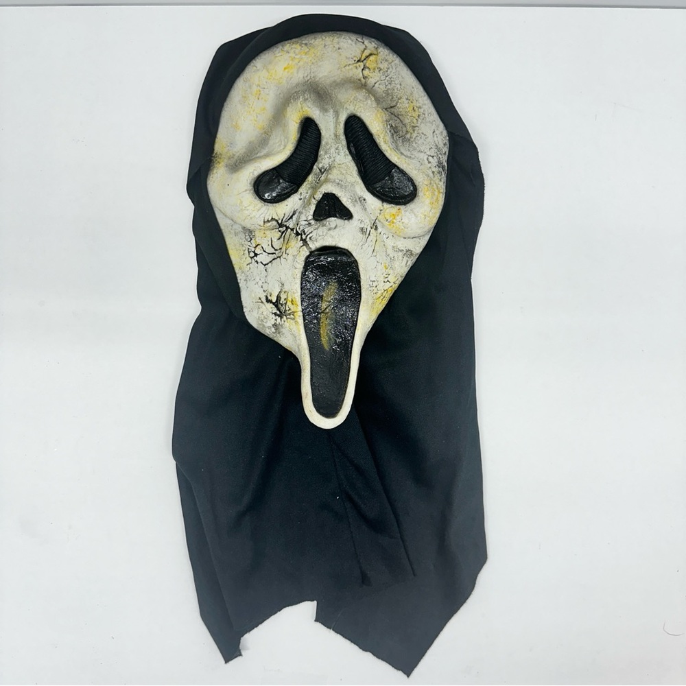 Scream Ghost Face Aged Mask Fun World Halloween Costume Scary April - June 2012